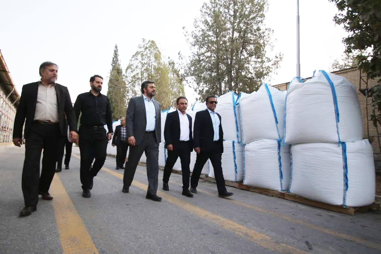 لعاب ایران،  نادر رضایی منش،مدیرعامل شرکت سرمایه گذاری صدر تامین