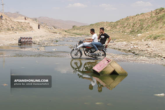 اینجا ماه هیچ وقت کامل نمی شود